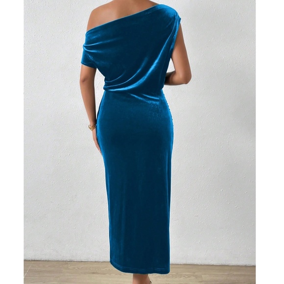 Luxe Velvet One Shoulder Ruched Party Evening Dress - Picture 8 of 8